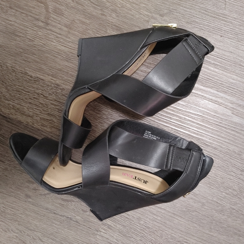 Wedge sandlas